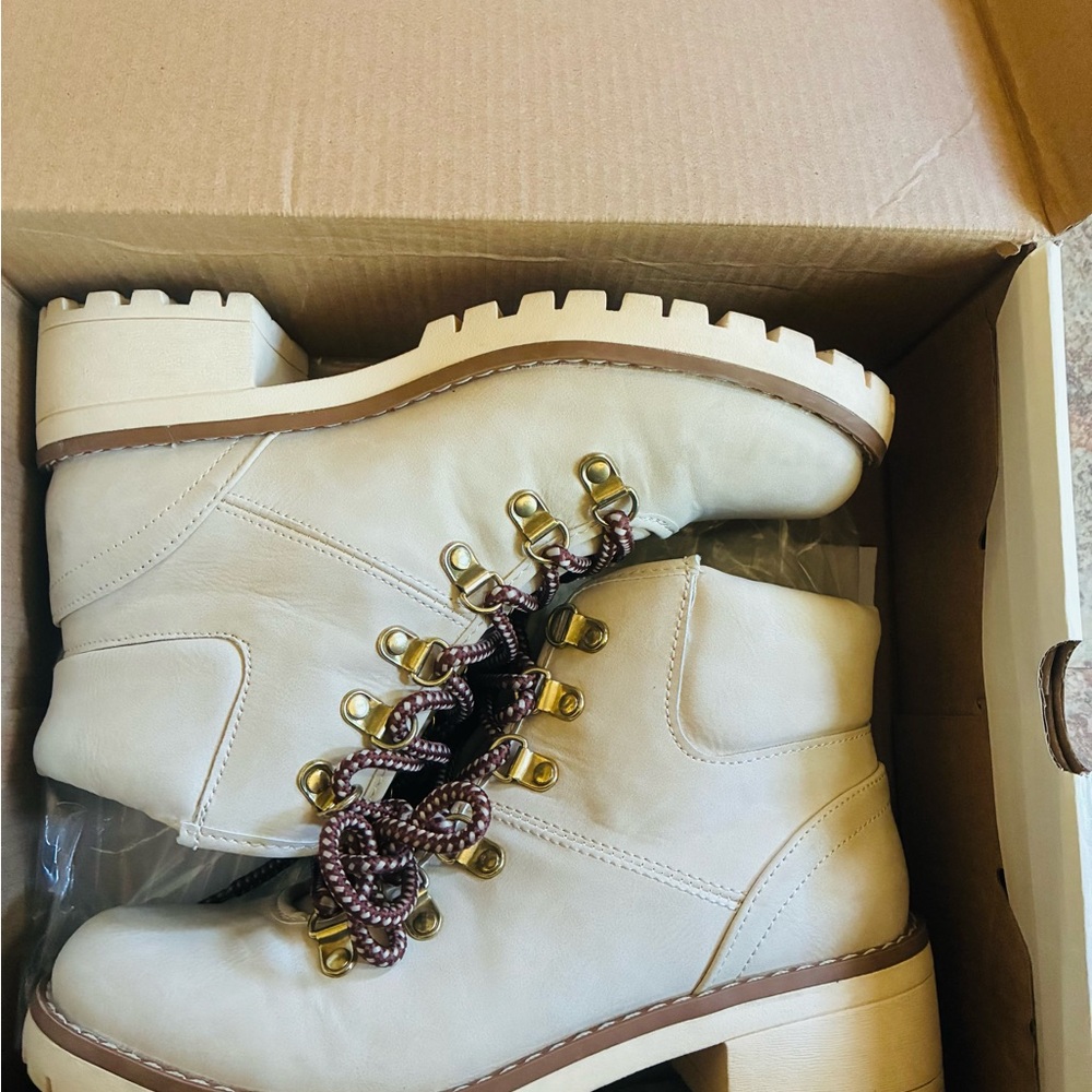 Women's Cream Ankle Boots John’s Bay
